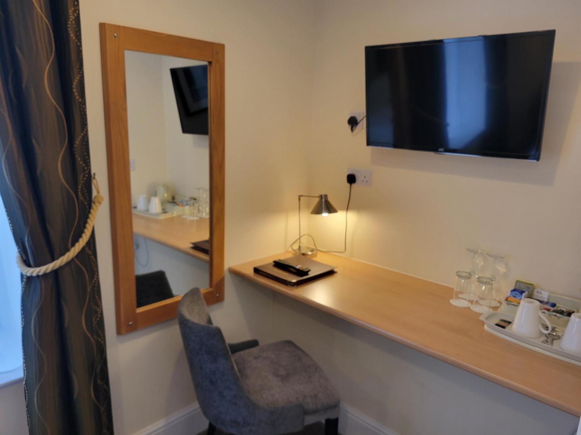 Geckos Rest Bed & Breakfast 4*